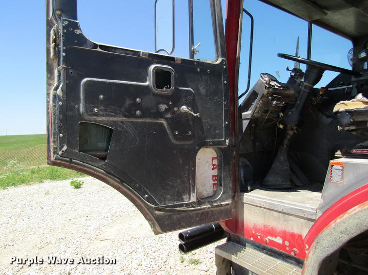 image for item DD8487 1993 Mack MR688S silage truck