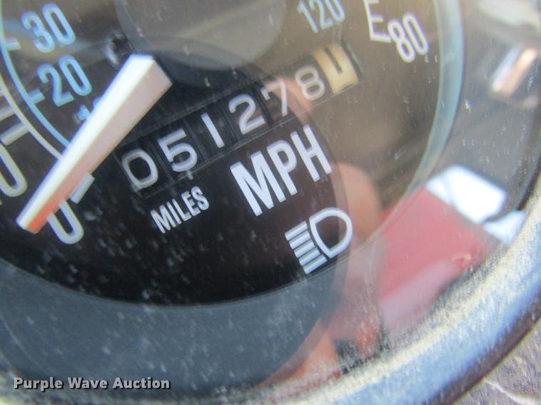 image for item DD8487 1993 Mack MR688S silage truck