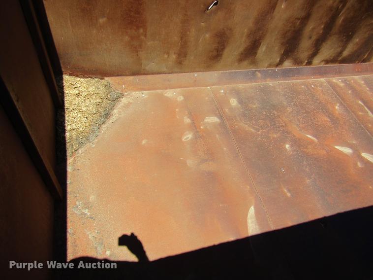 image for item DD8487 1993 Mack MR688S silage truck