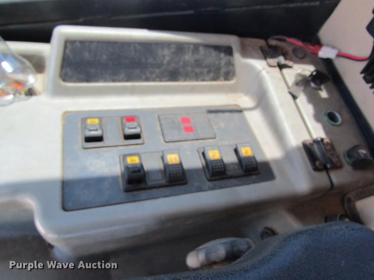 image for item DD8488 2011 Krone Big M 400 windrower