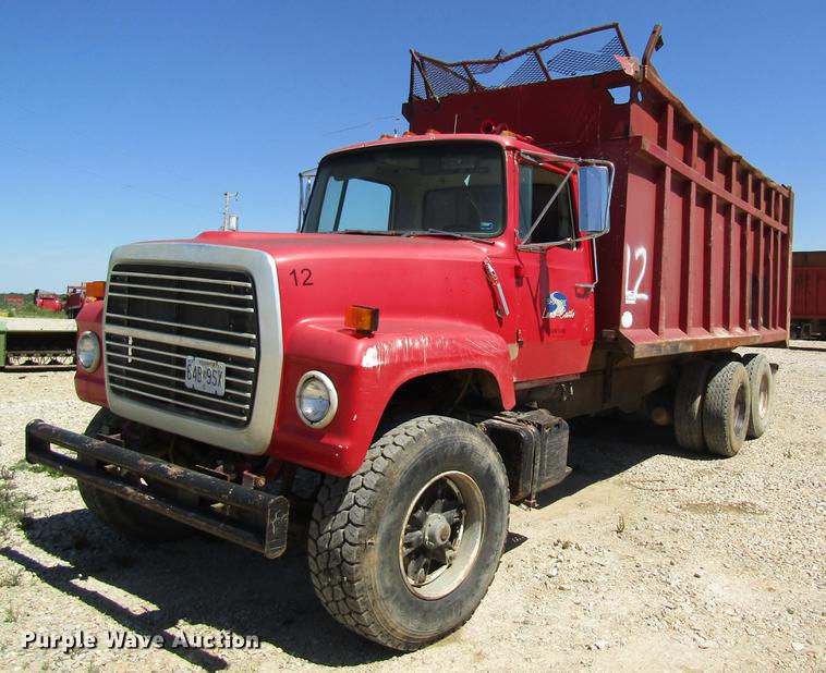 image for item DD8492 1979 Ford silage truck