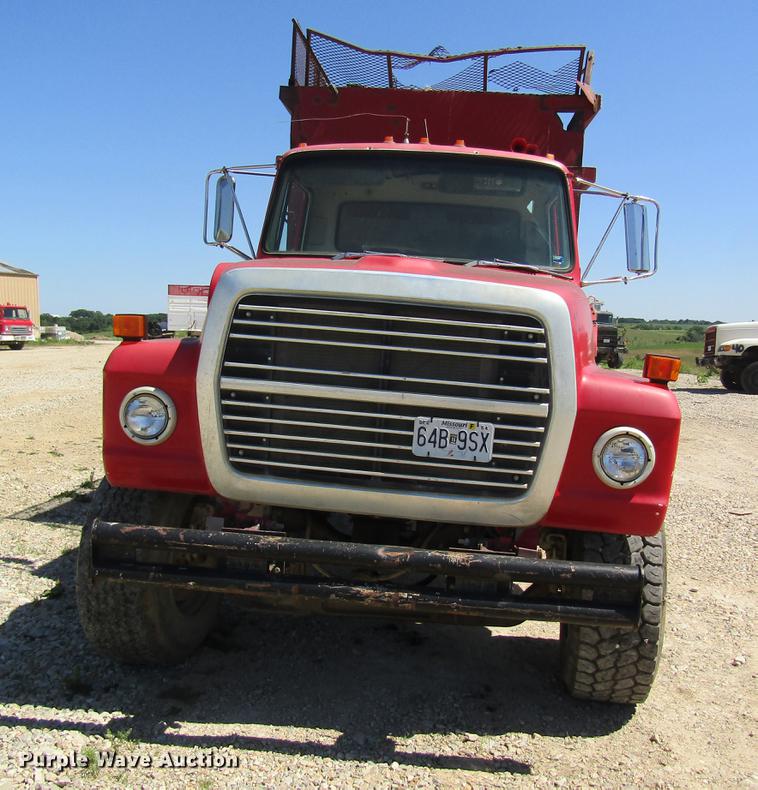 image for item DD8492 1979 Ford silage truck