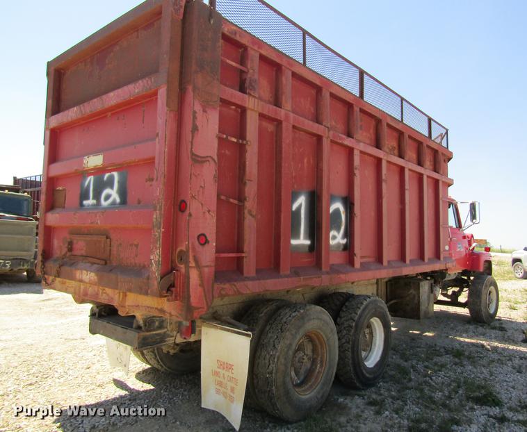 image for item DD8492 1979 Ford silage truck