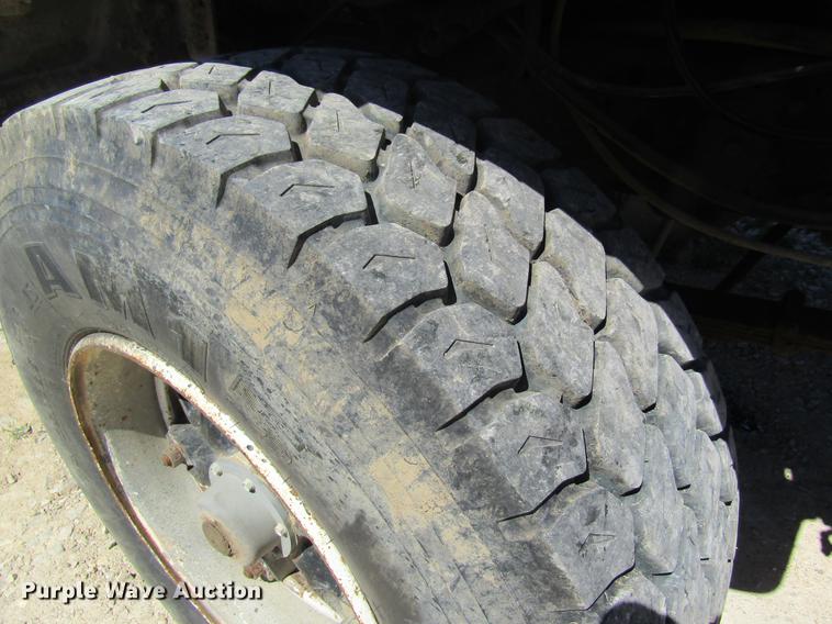 image for item DD8492 1979 Ford silage truck