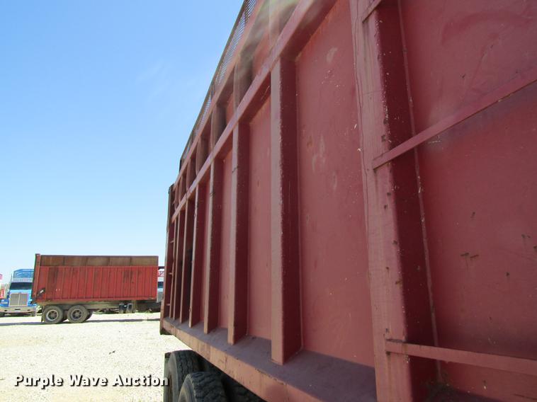 image for item DD8492 1979 Ford silage truck