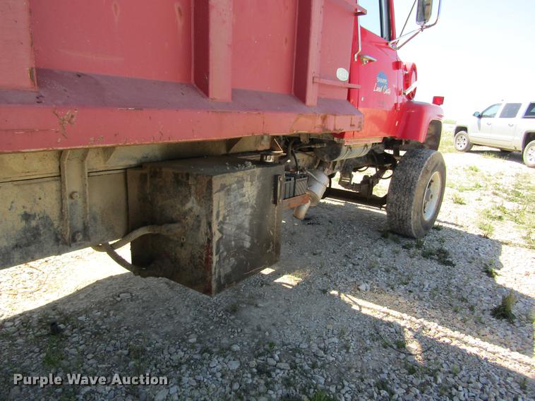 image for item DD8492 1979 Ford silage truck