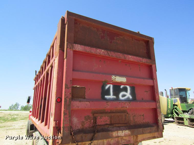 image for item DD8492 1979 Ford silage truck