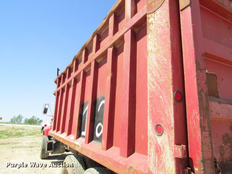 image for item DD8492 1979 Ford silage truck