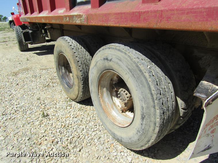 image for item DD8492 1979 Ford silage truck