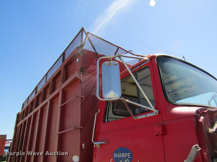 image for item DD8492 1979 Ford silage truck