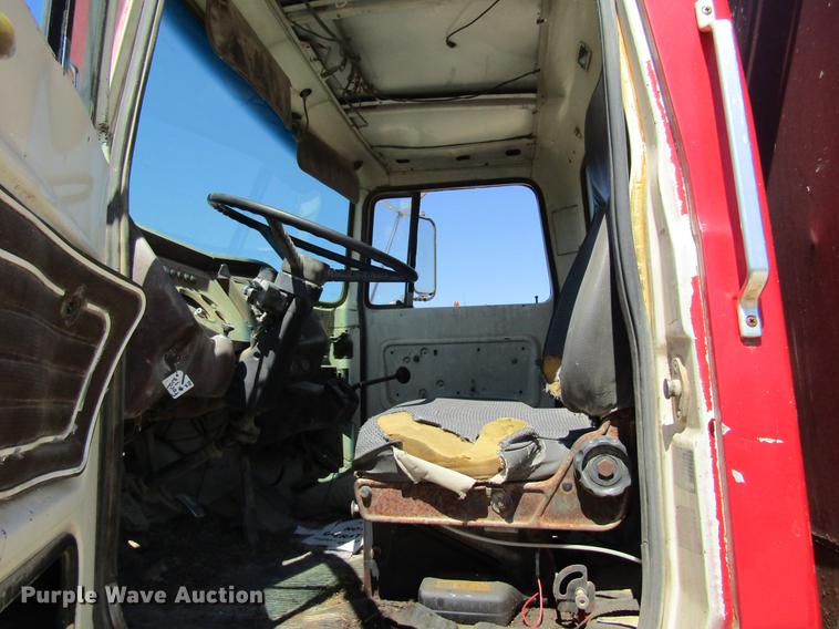 image for item DD8492 1979 Ford silage truck