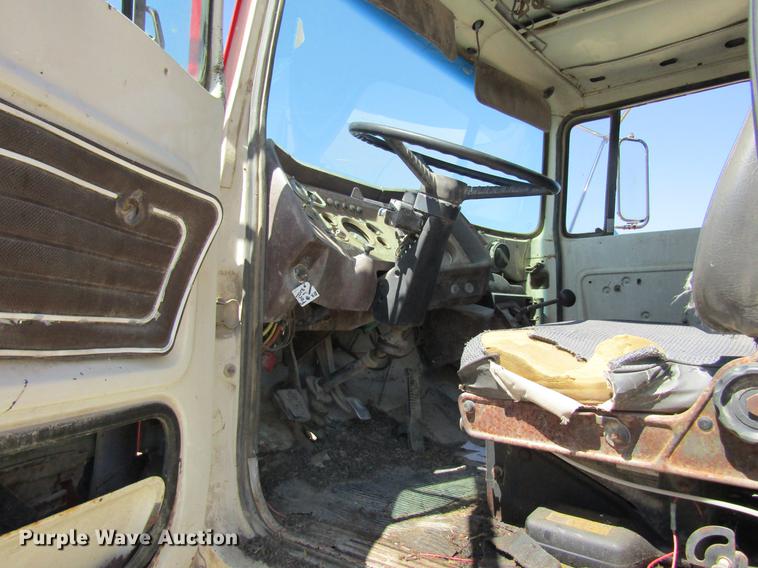 image for item DD8492 1979 Ford silage truck