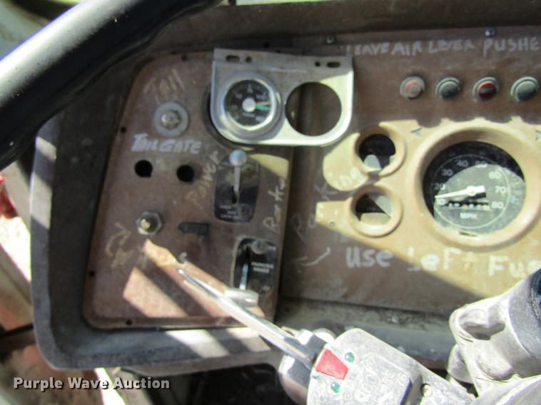 image for item DD8492 1979 Ford silage truck