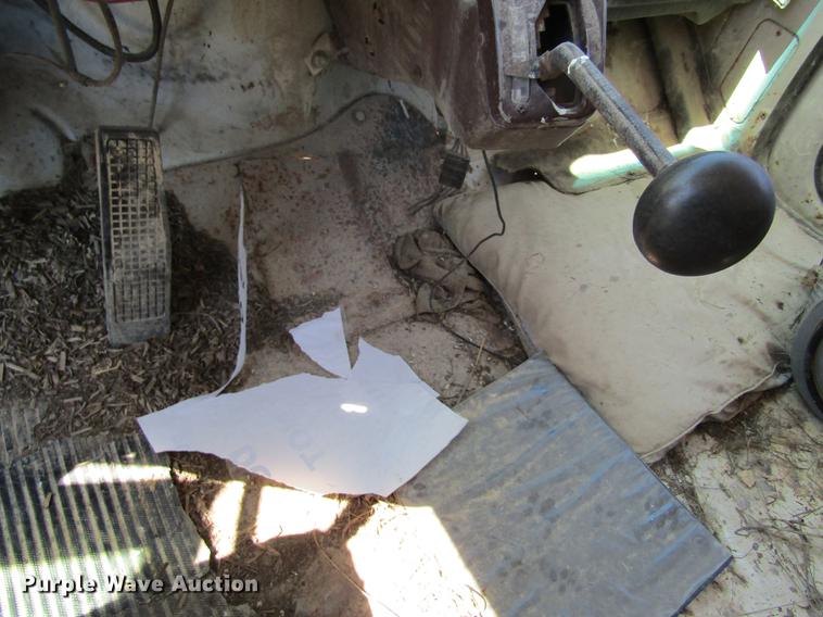 image for item DD8492 1979 Ford silage truck