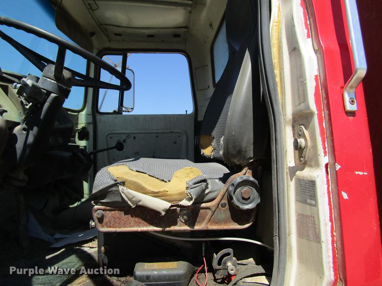 image for item DD8492 1979 Ford silage truck