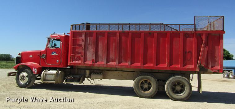 image for item DD8493 1991 Peterbilt 375 silage truck