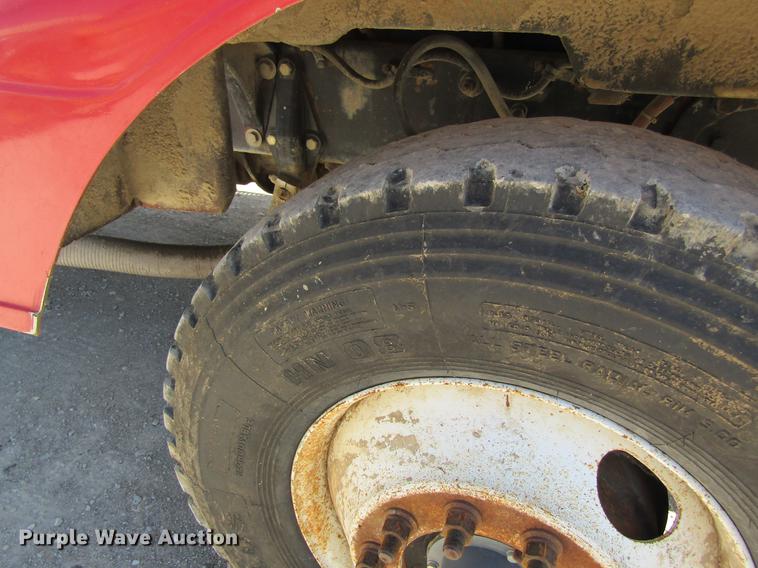 image for item DD8493 1991 Peterbilt 375 silage truck