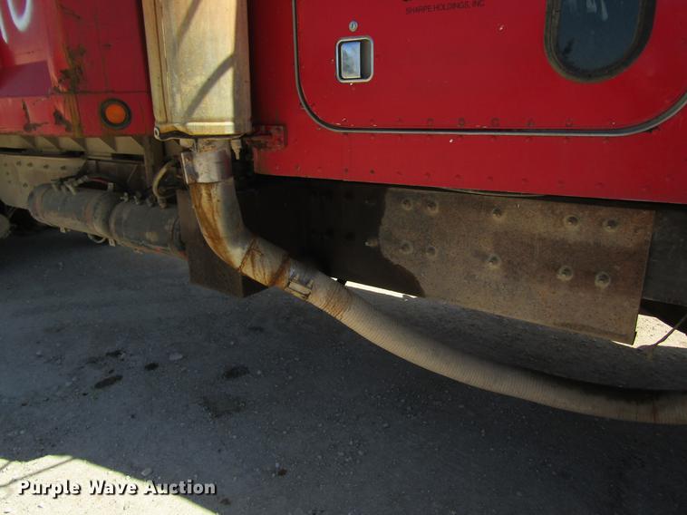 image for item DD8493 1991 Peterbilt 375 silage truck