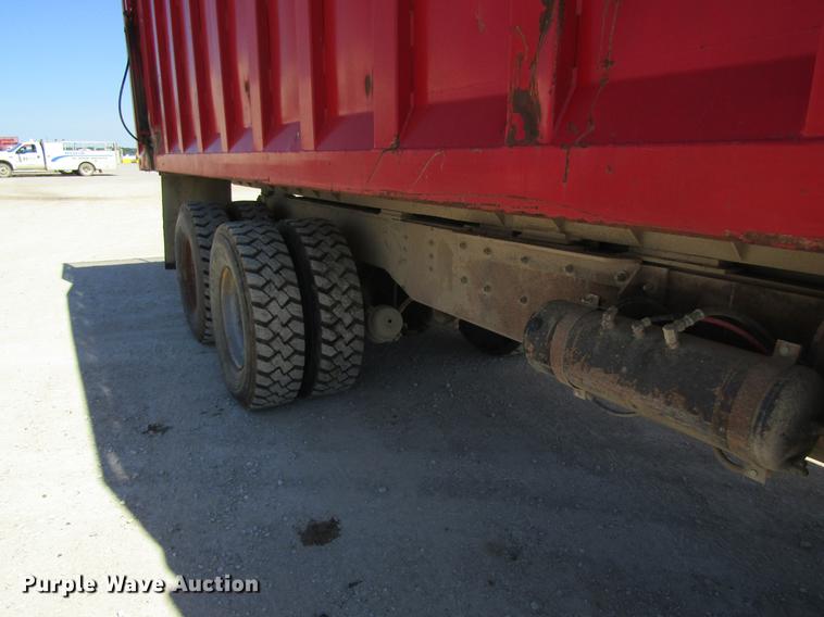 image for item DD8493 1991 Peterbilt 375 silage truck