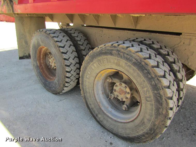 image for item DD8493 1991 Peterbilt 375 silage truck