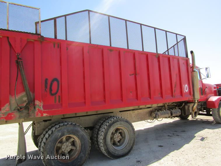 image for item DD8493 1991 Peterbilt 375 silage truck