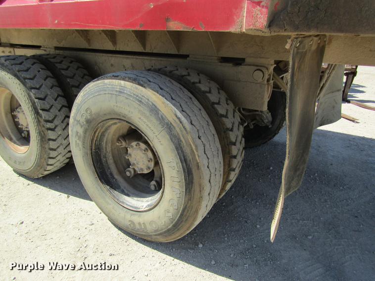 image for item DD8493 1991 Peterbilt 375 silage truck