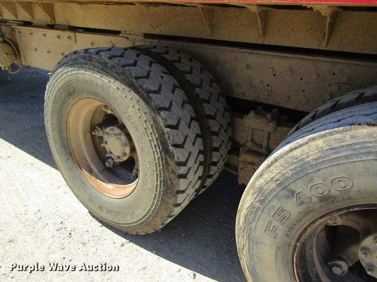 image for item DD8493 1991 Peterbilt 375 silage truck