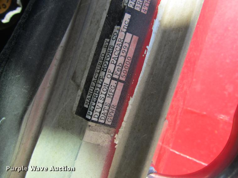 image for item DD8493 1991 Peterbilt 375 silage truck