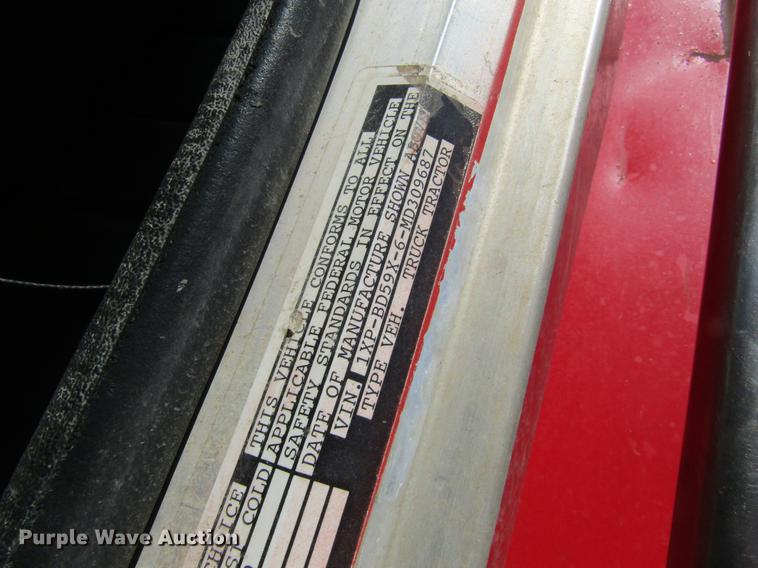 image for item DD8493 1991 Peterbilt 375 silage truck