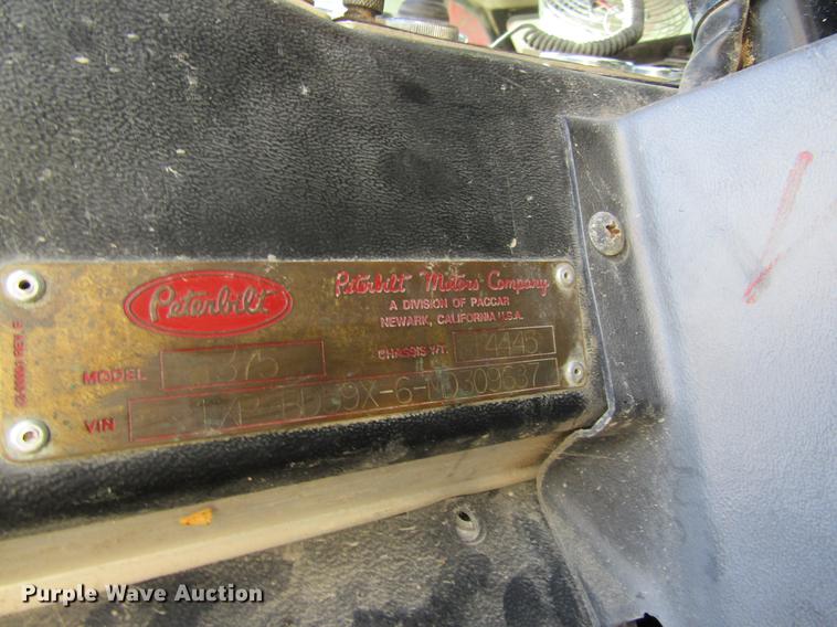 image for item DD8493 1991 Peterbilt 375 silage truck