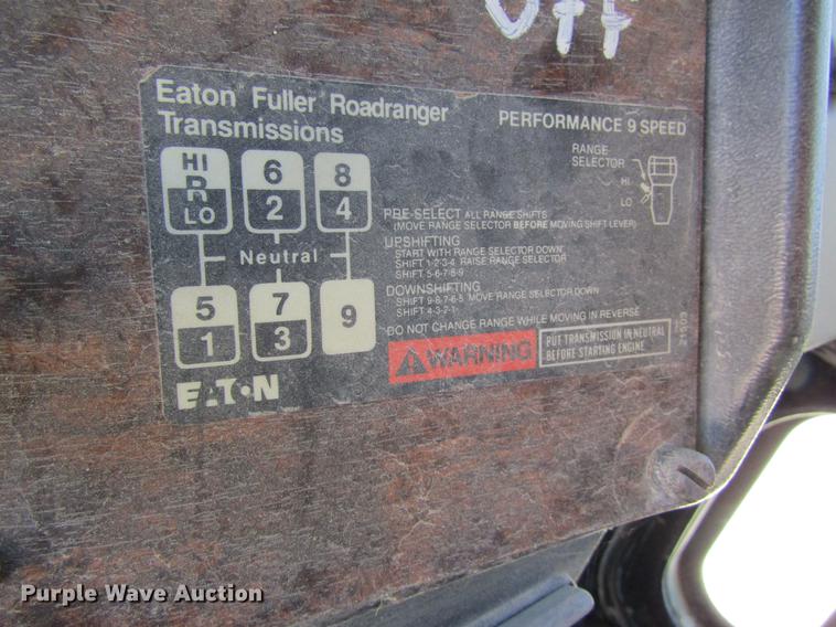 image for item DD8493 1991 Peterbilt 375 silage truck