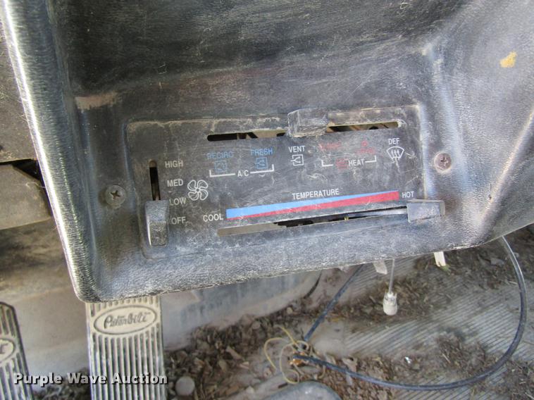 image for item DD8493 1991 Peterbilt 375 silage truck