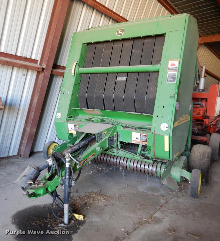 image for item DE1796 2003 John Deere 567 Mega Wide round baler