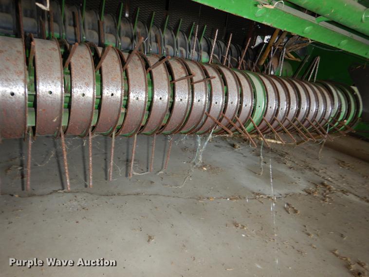 image for item DE1796 2003 John Deere 567 Mega Wide round baler