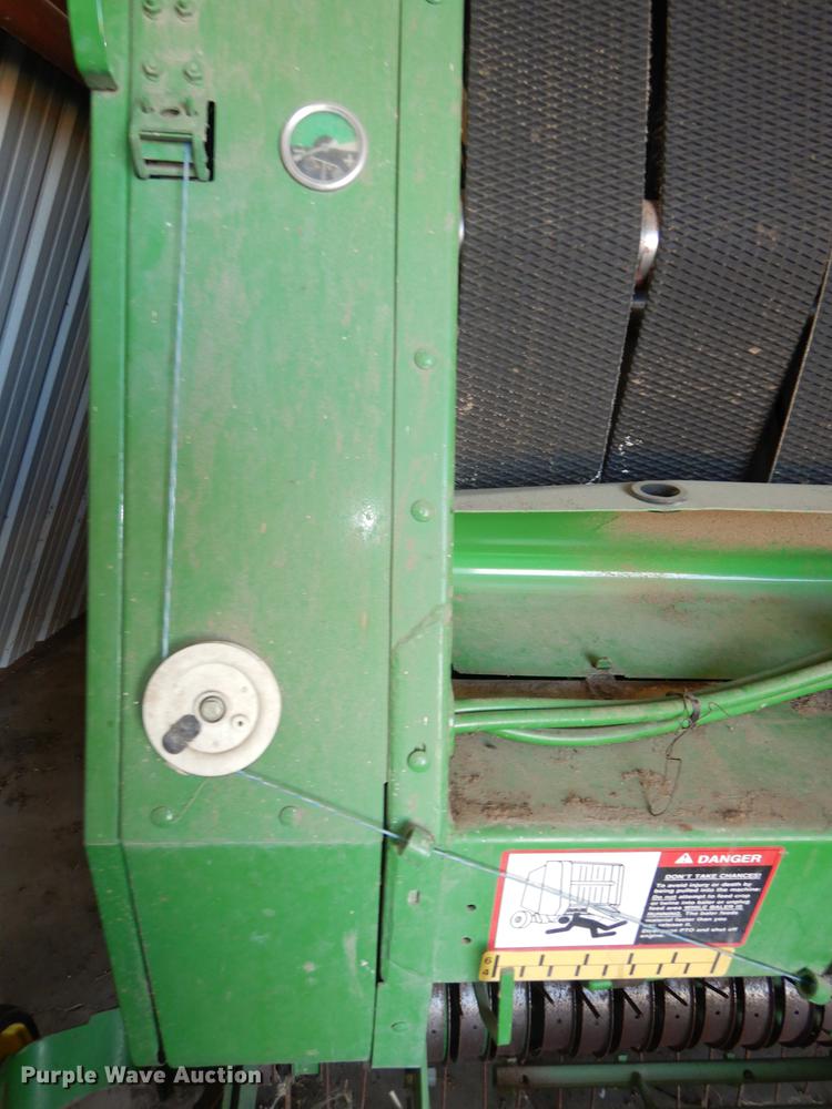 image for item DE1796 2003 John Deere 567 Mega Wide round baler
