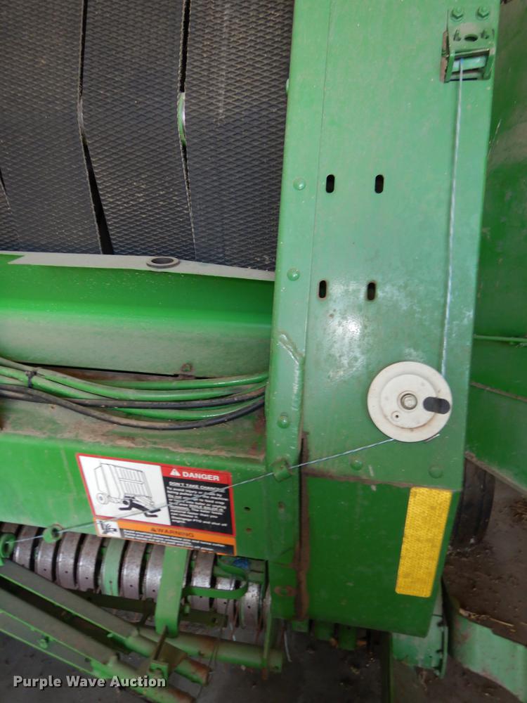 image for item DE1796 2003 John Deere 567 Mega Wide round baler