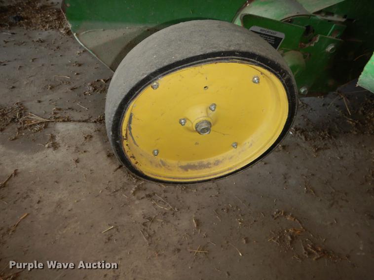 image for item DE1796 2003 John Deere 567 Mega Wide round baler