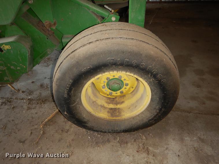 image for item DE1796 2003 John Deere 567 Mega Wide round baler