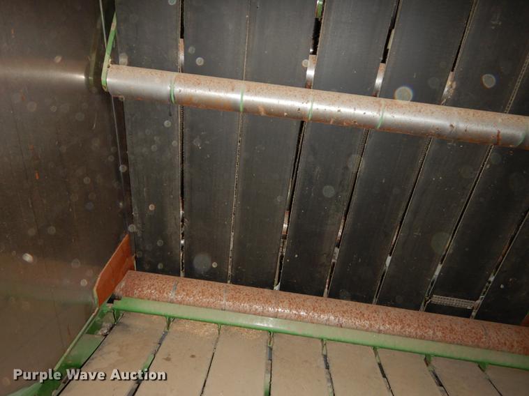 image for item DE1796 2003 John Deere 567 Mega Wide round baler