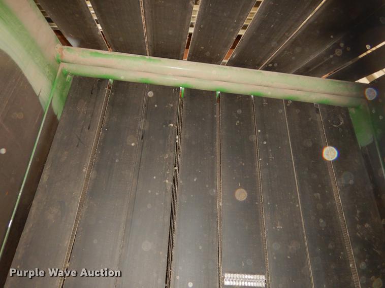 image for item DE1796 2003 John Deere 567 Mega Wide round baler