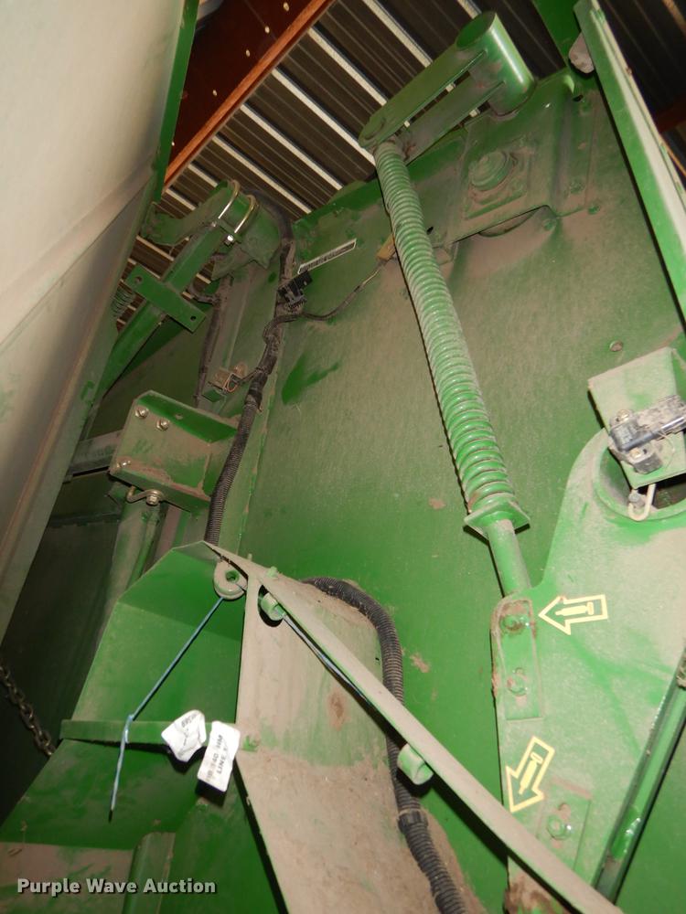 image for item DE1796 2003 John Deere 567 Mega Wide round baler