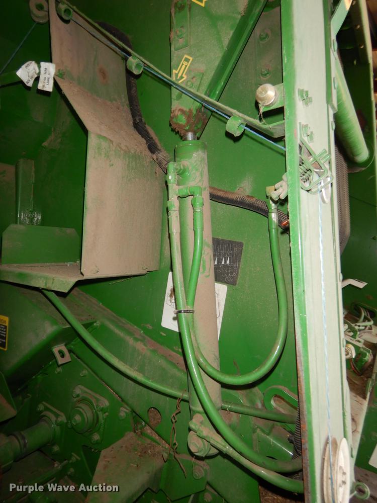 image for item DE1796 2003 John Deere 567 Mega Wide round baler