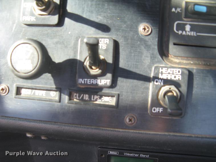 image for item DE2949 1994 White Gmc WG semi truck