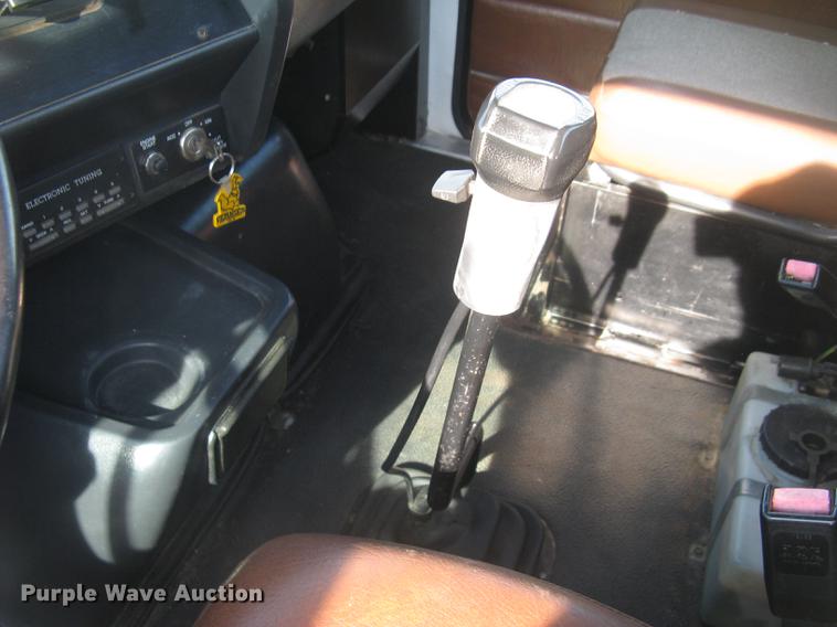 image for item DE2949 1994 White Gmc WG semi truck