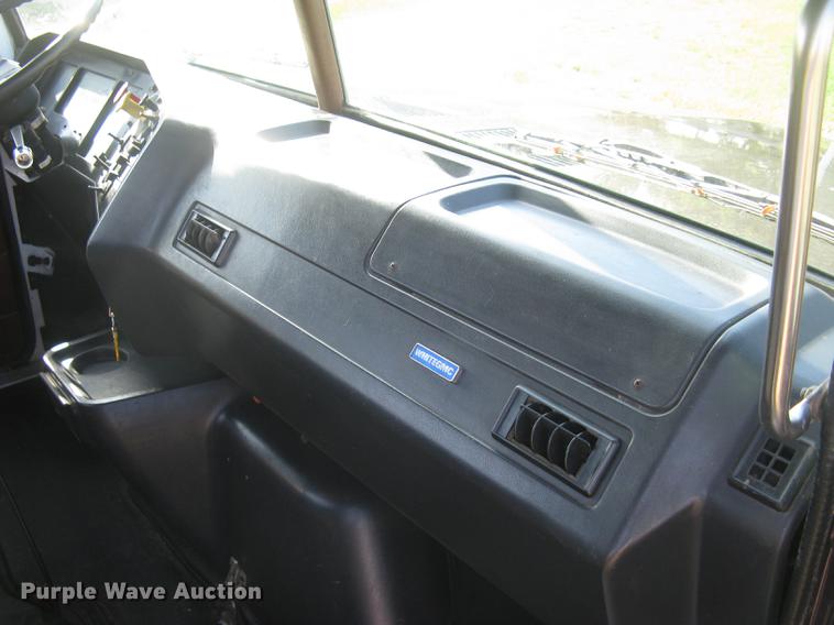 image for item DE2949 1994 White Gmc WG semi truck