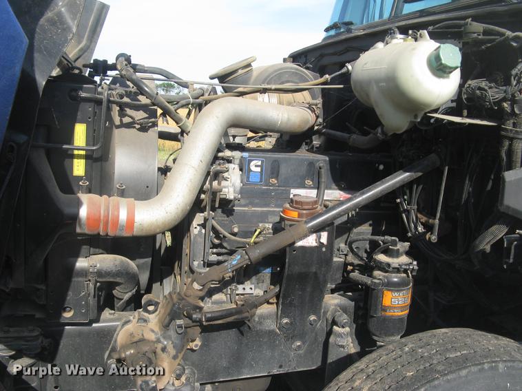 image for item DE2949 1994 White Gmc WG semi truck