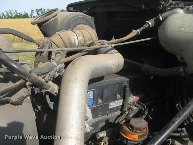 image for item DE2949 1994 White Gmc WG semi truck