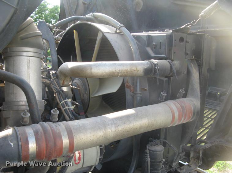 image for item DE2949 1994 White Gmc WG semi truck