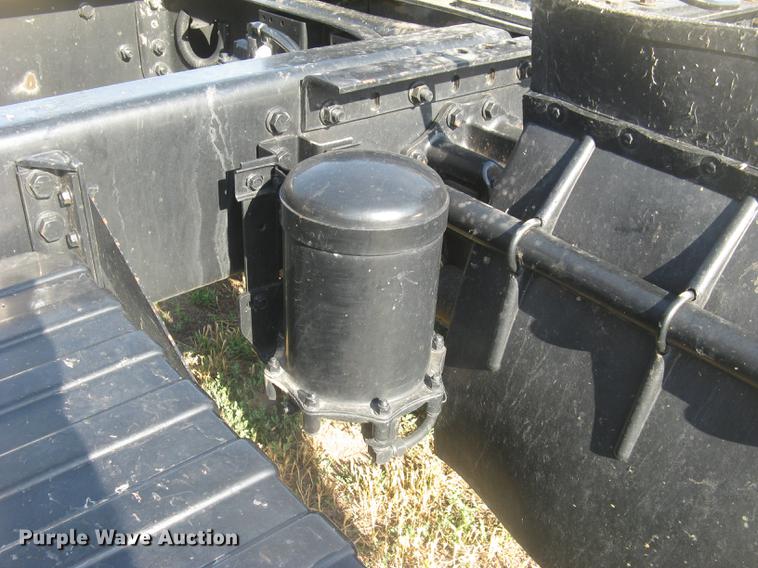 image for item DE2949 1994 White Gmc WG semi truck