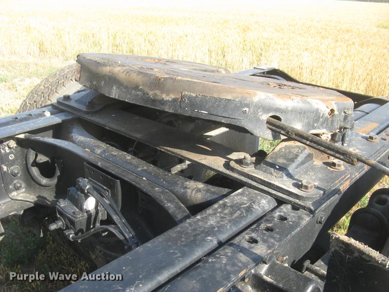 image for item DE2949 1994 White Gmc WG semi truck